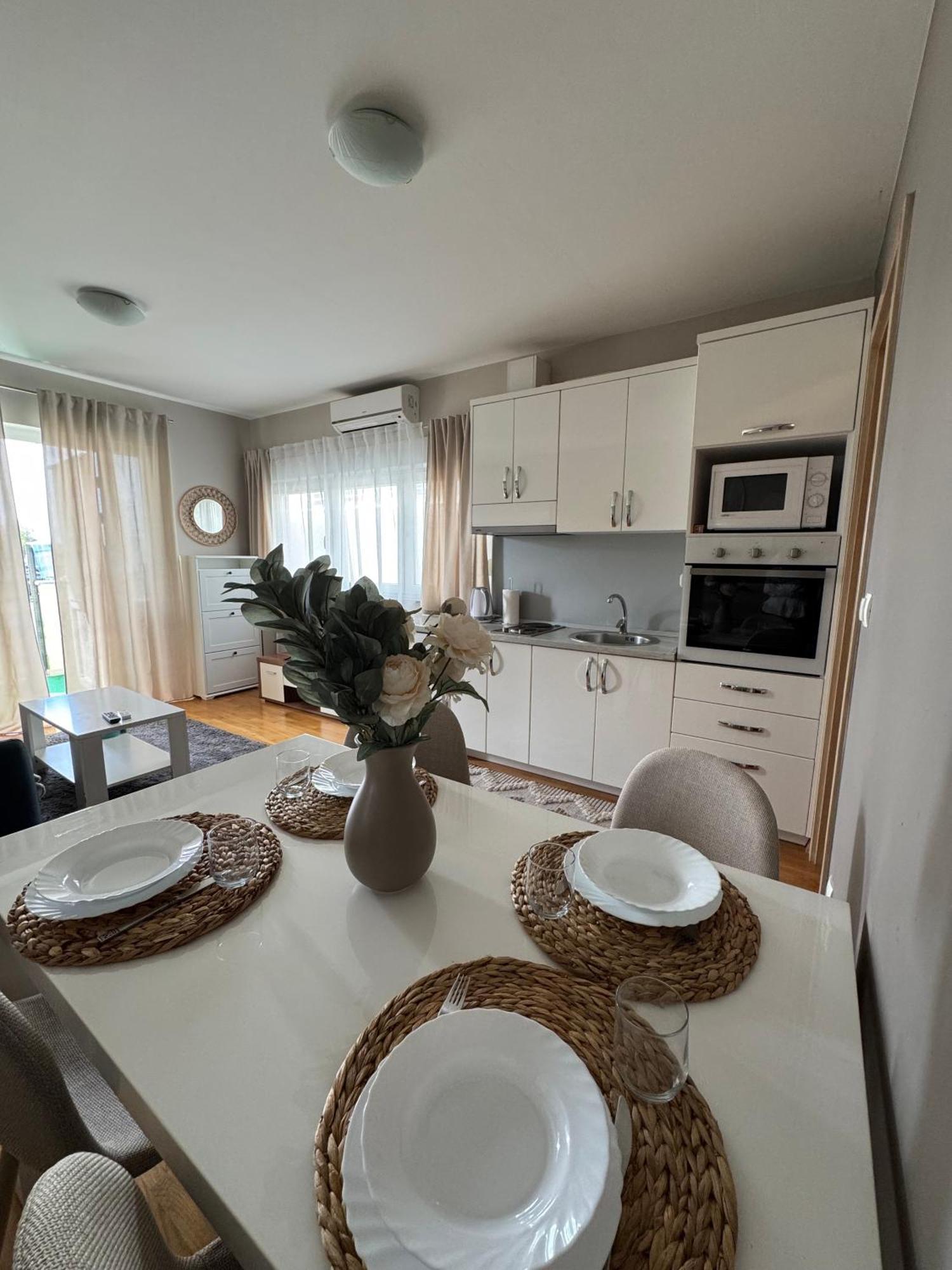 Apartment Tri Sunca Башка-Вода Экстерьер фото
